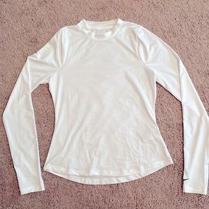 Nike Women’s Dri-Fit UV Victory Long Sleeve Golf Top